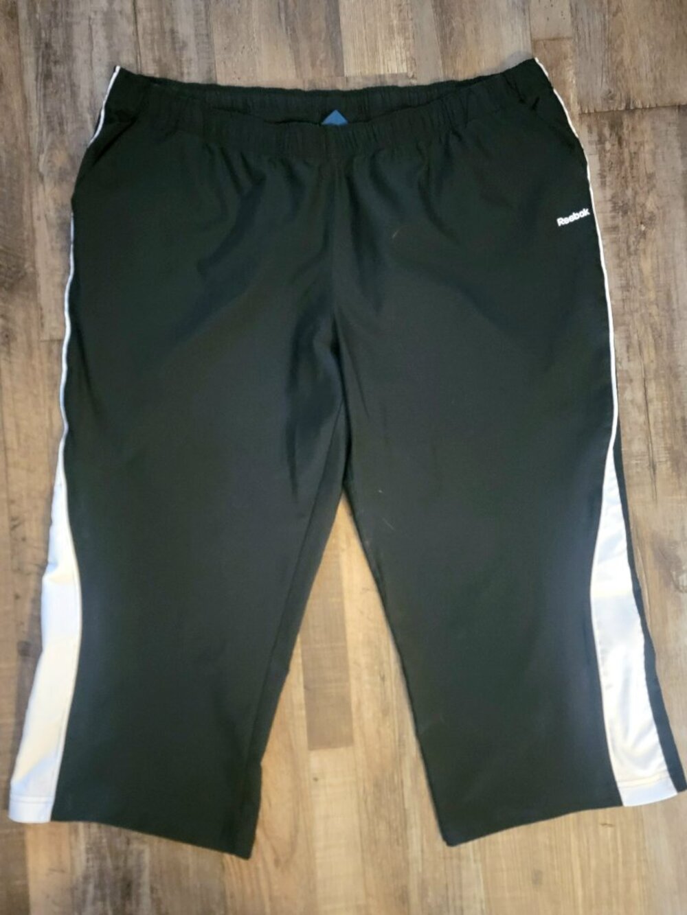 Reebok Women's Athletic Cropped Pants Black Size 2XL